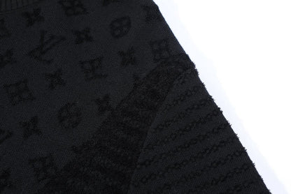 Camiseta Jacquard Padrão Monograma Geométrico