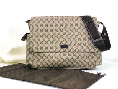 Bolsa Satchel Lona Padrão Letras Entrelaçadas Marrom Médio
