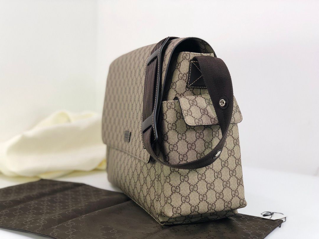 Bolsa Satchel Lona Padrão Letras Entrelaçadas Marrom Médio