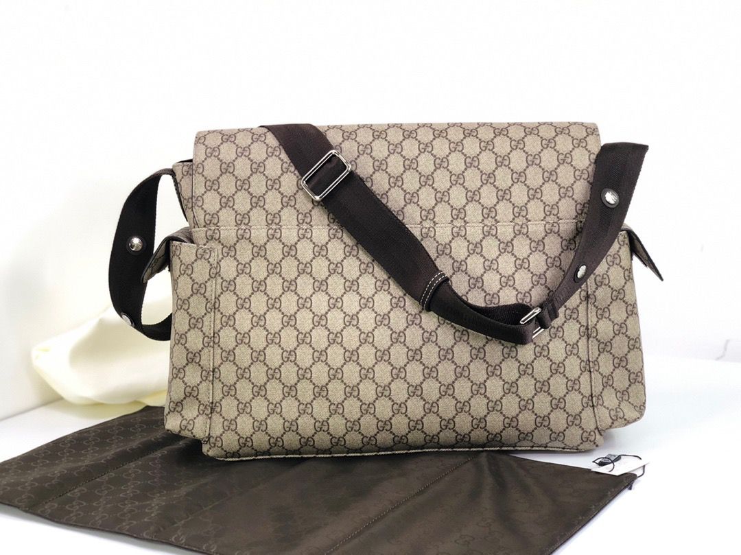 Bolsa Satchel Lona Padrão Letras Entrelaçadas Marrom Médio