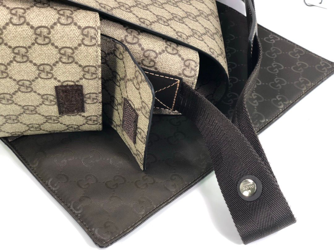 Bolsa Satchel Lona Padrão Letras Entrelaçadas Marrom Médio