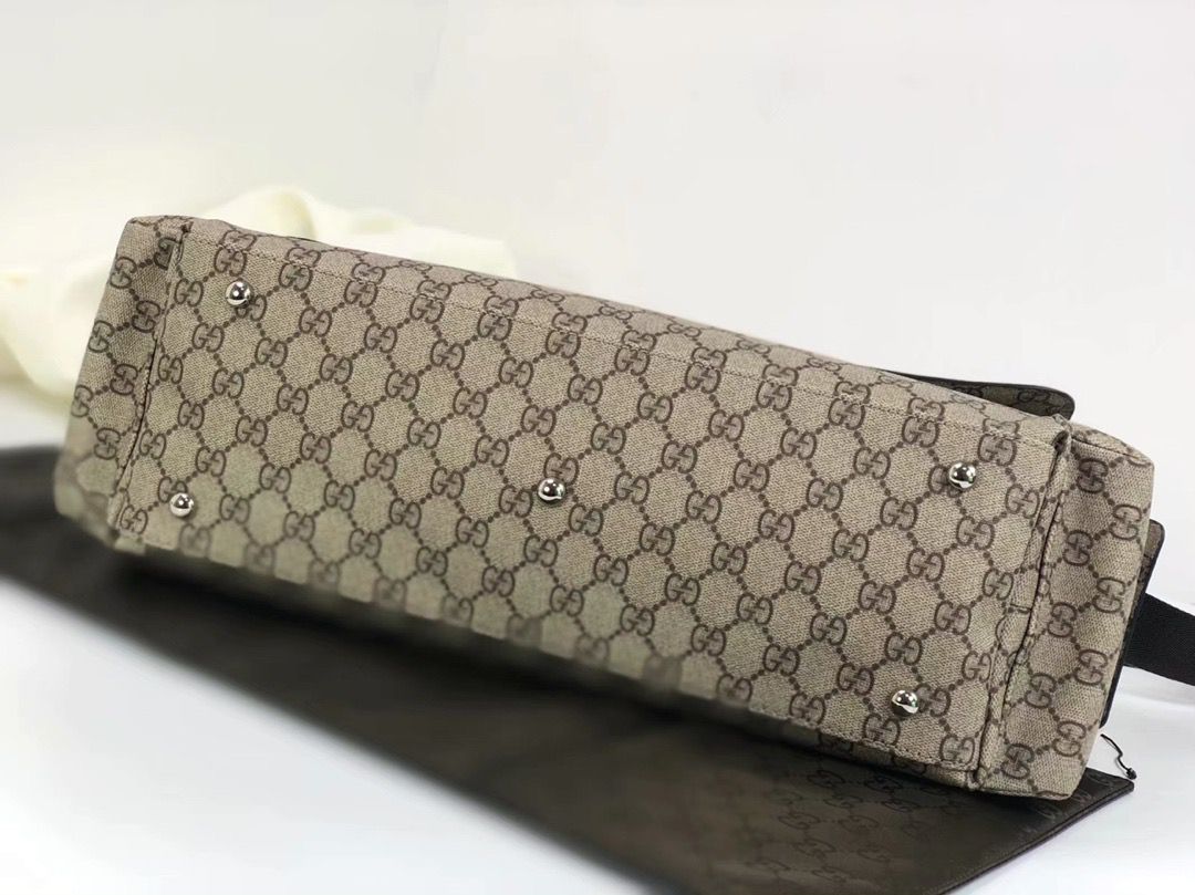 Bolsa Satchel Lona Padrão Letras Entrelaçadas Marrom Médio