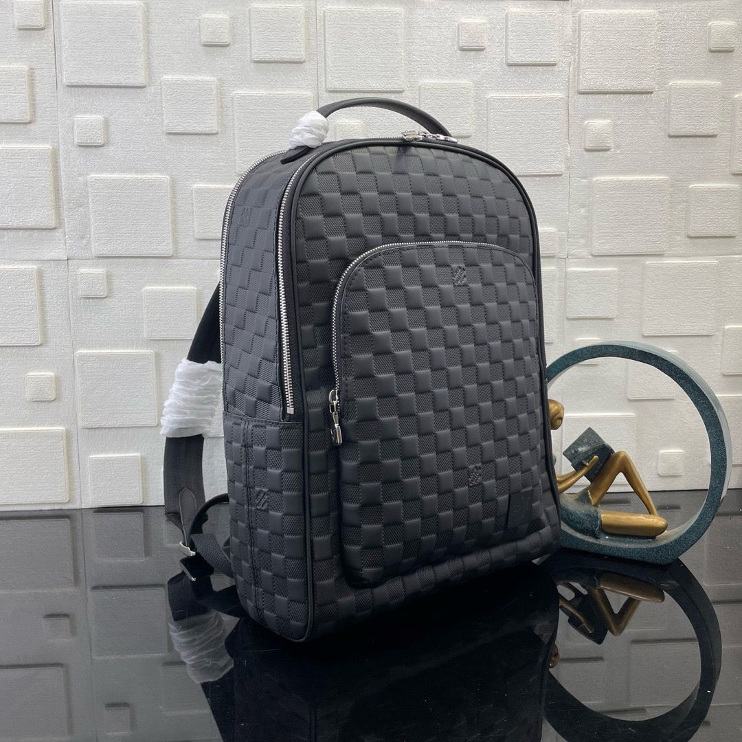 Mochila Couro Padrão Quadriculado Marrom