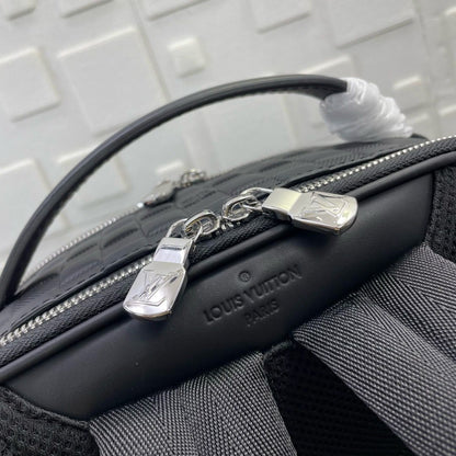 Mochila Couro Padrão Quadriculado Marrom