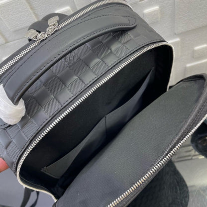 Mochila Couro Padrão Quadriculado Marrom