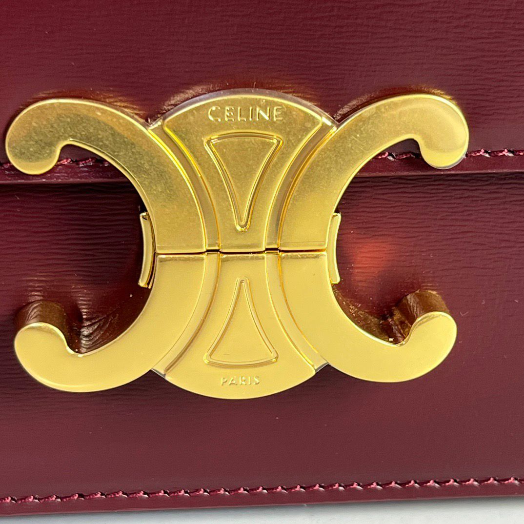 Bolsa Satchel Couro Vinho Placa Frontal Dourada