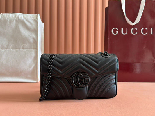 Bolsa Pequena Couro Preto Letras Entrelaçadas Small