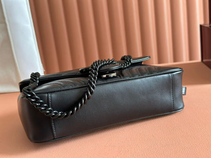 Bolsa Pequena Couro Preto Letras Entrelaçadas Small