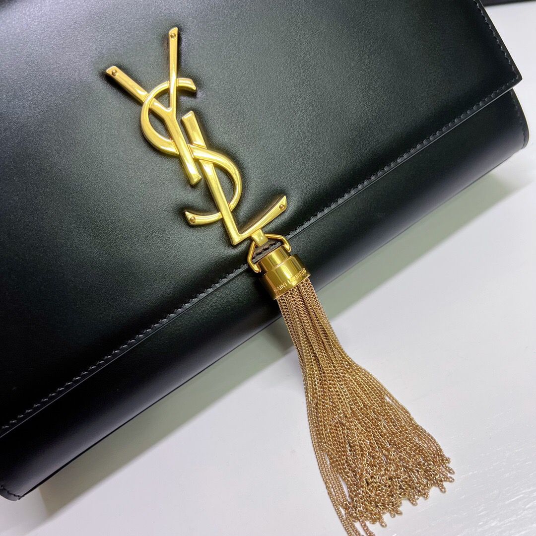 Bolsa Satchel Couro Tamanho Pequeno Detalhe Borla