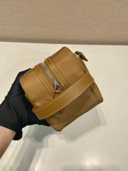 Bolsa Necessaire Nylon Recilado Preta