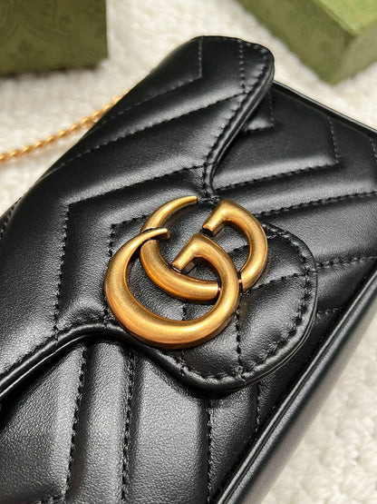 Bolsa Mini Couro Preto Detalhes Metalizados