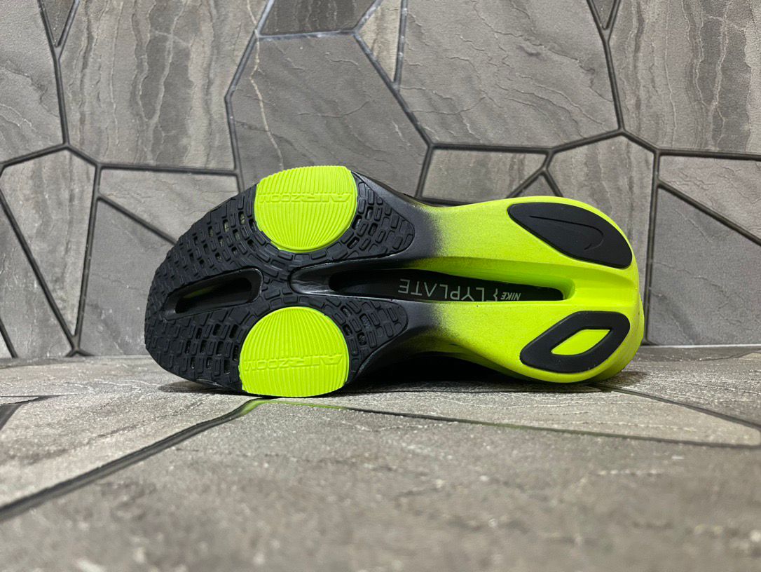 Tênis Runner Malha Preto Detalhe Verde