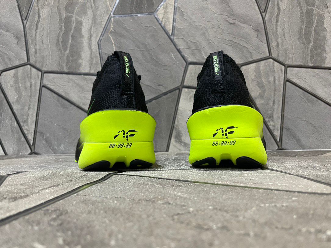 Tênis Runner Malha Preto Detalhe Verde