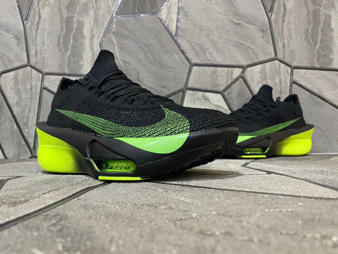 Tênis Runner Malha Preto Detalhe Verde