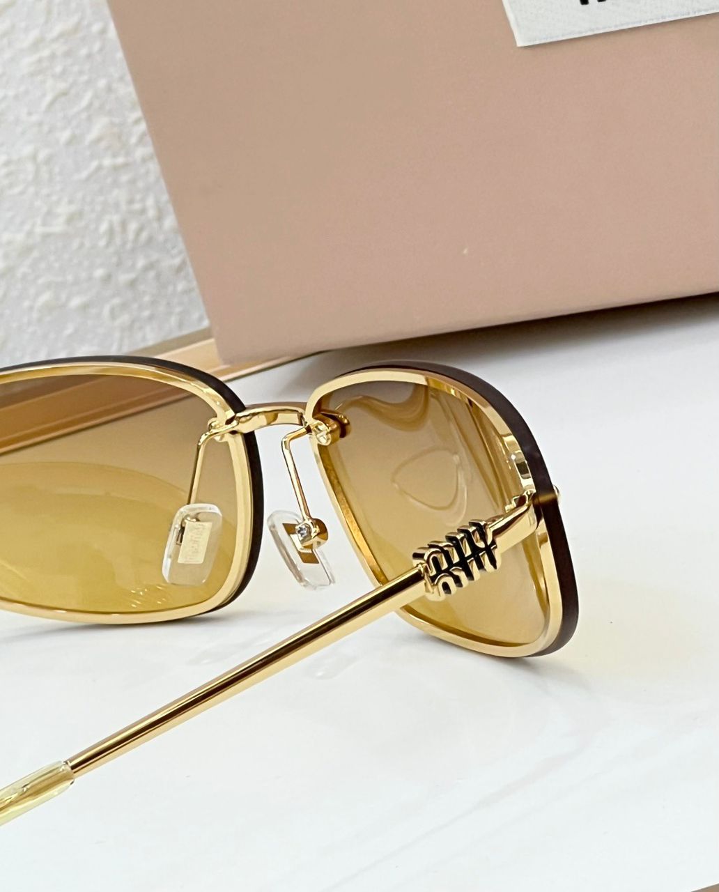 Óculos de Sol Acetato Dourado