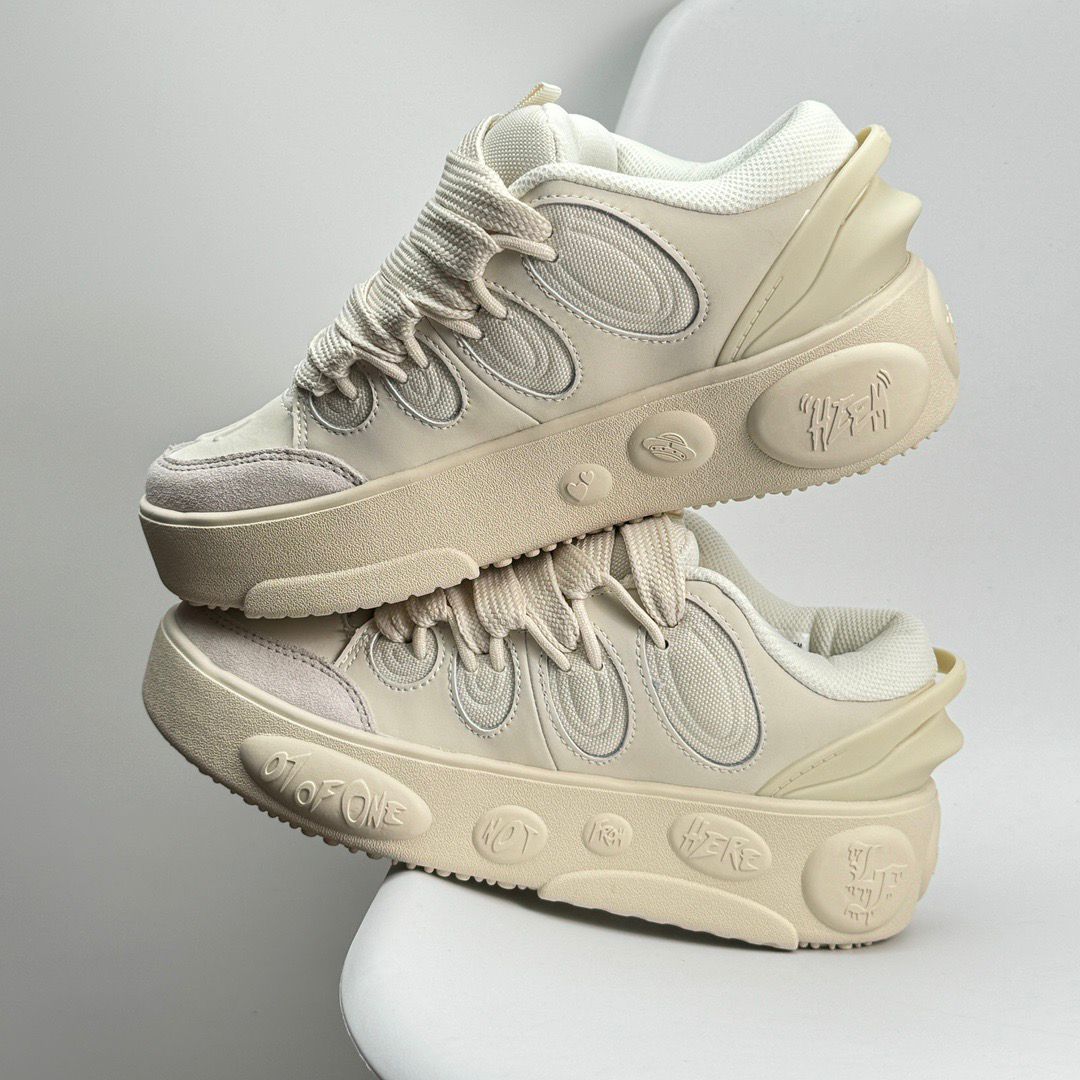 Tênis Couro Casual Branco Detalhes Coloridos