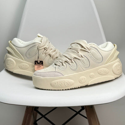 Tênis Couro Casual Branco Detalhes Coloridos