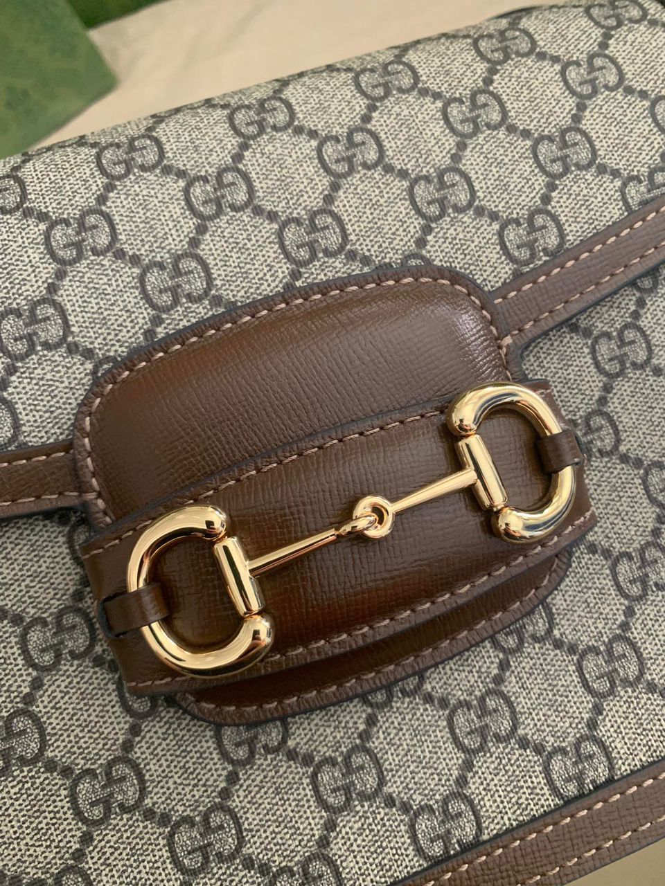 Bolsa Satchel Couro Marrom Detalhe Metálico Ferradura