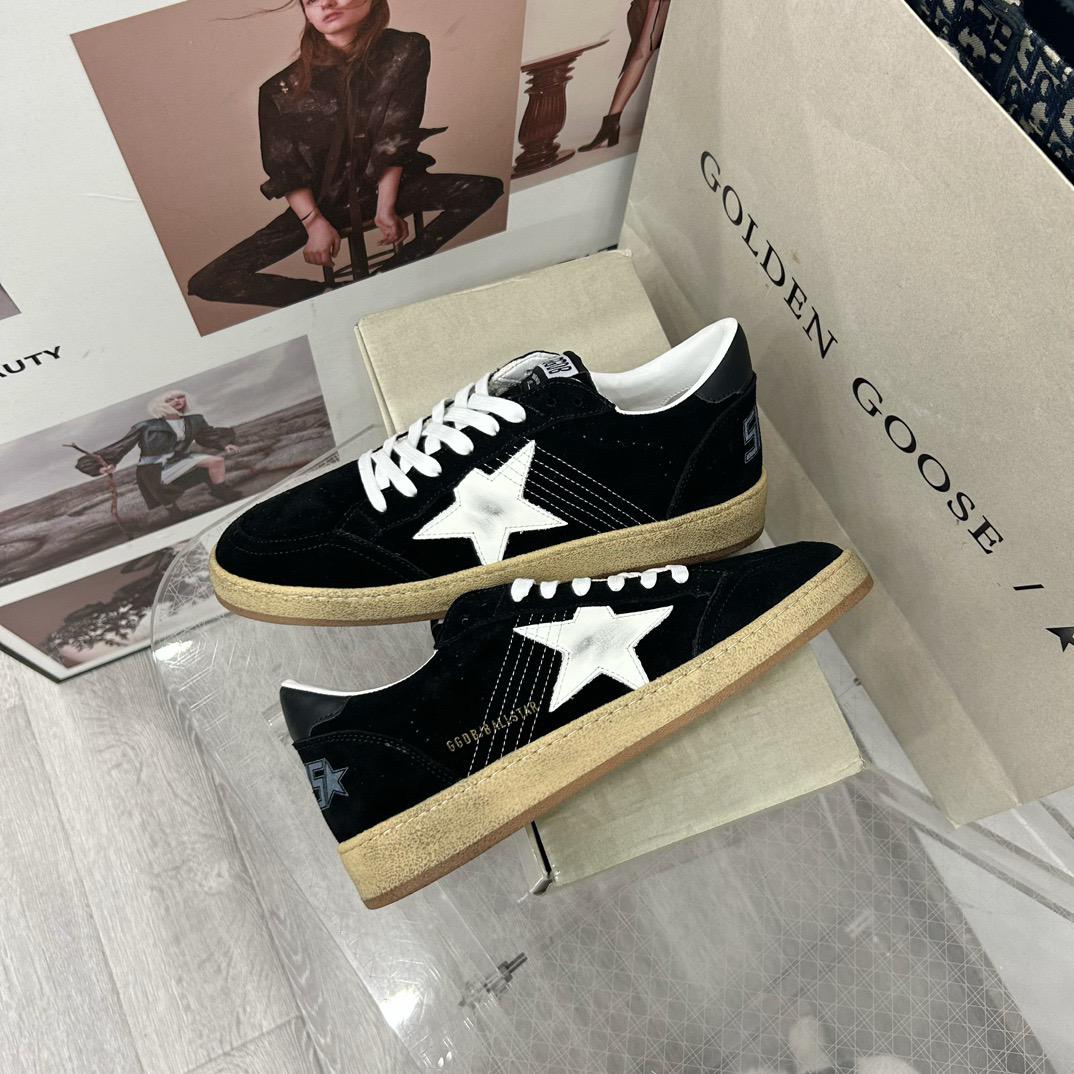 Tênis Couro Preto Solado Gasto Detalhe Dourado