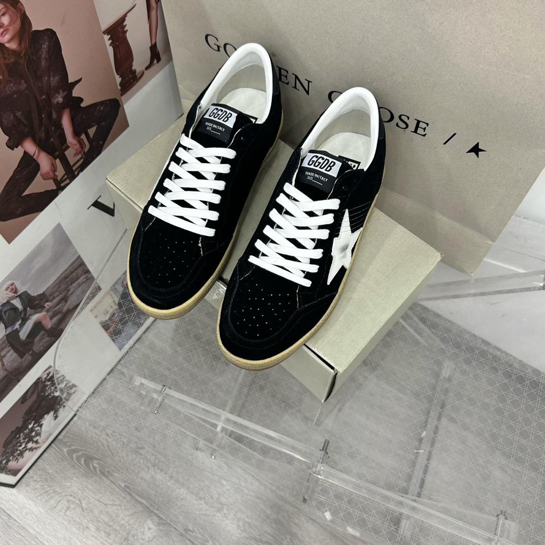 Tênis Couro Preto Solado Gasto Detalhe Dourado
