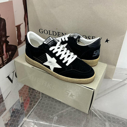 Tênis Couro Preto Solado Gasto Detalhe Dourado