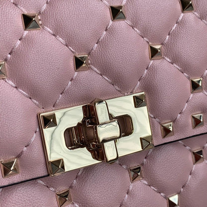 Bolsa Matelassê Couro Rosa com Detalhes Acolchoados
