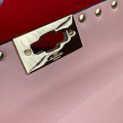 Bolsa Matelassê Couro Rosa com Detalhes Acolchoados