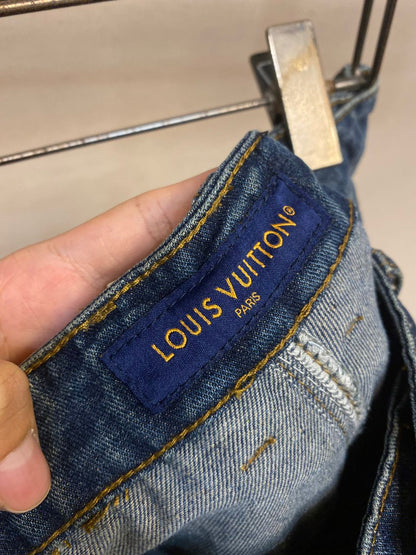 Short Jeans Padrão Monograma Geométrico Azul