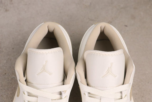 Nike Air Jordan 1 Low Bege