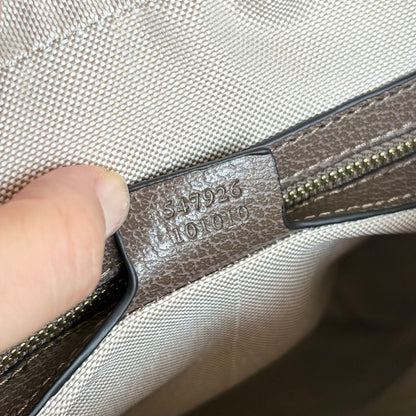 Bolsa Pequena Couro Padrão Entrelaçado Marrom com Alça Transversal