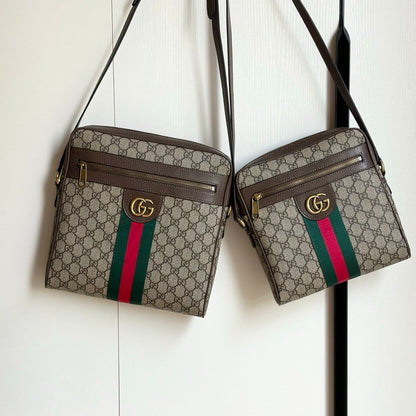Bolsa Pequena Couro Padrão Entrelaçado Marrom com Alça Transversal