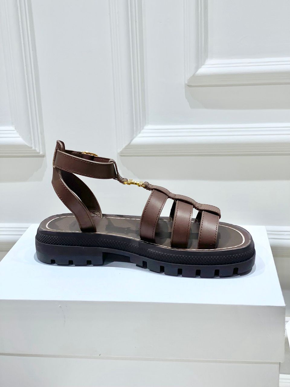 Sandália Gladiadora Couro Tiras Entrelaçadas Bege