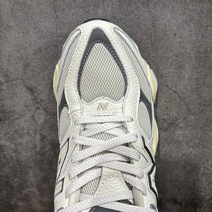 Tênis Runner Malha Cinza Detalhe Contrastante