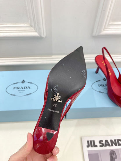 Sandália Scarpin Couro Vermelho com Tira Traseira