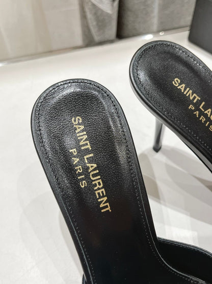 Mule Couro Preto Bordô