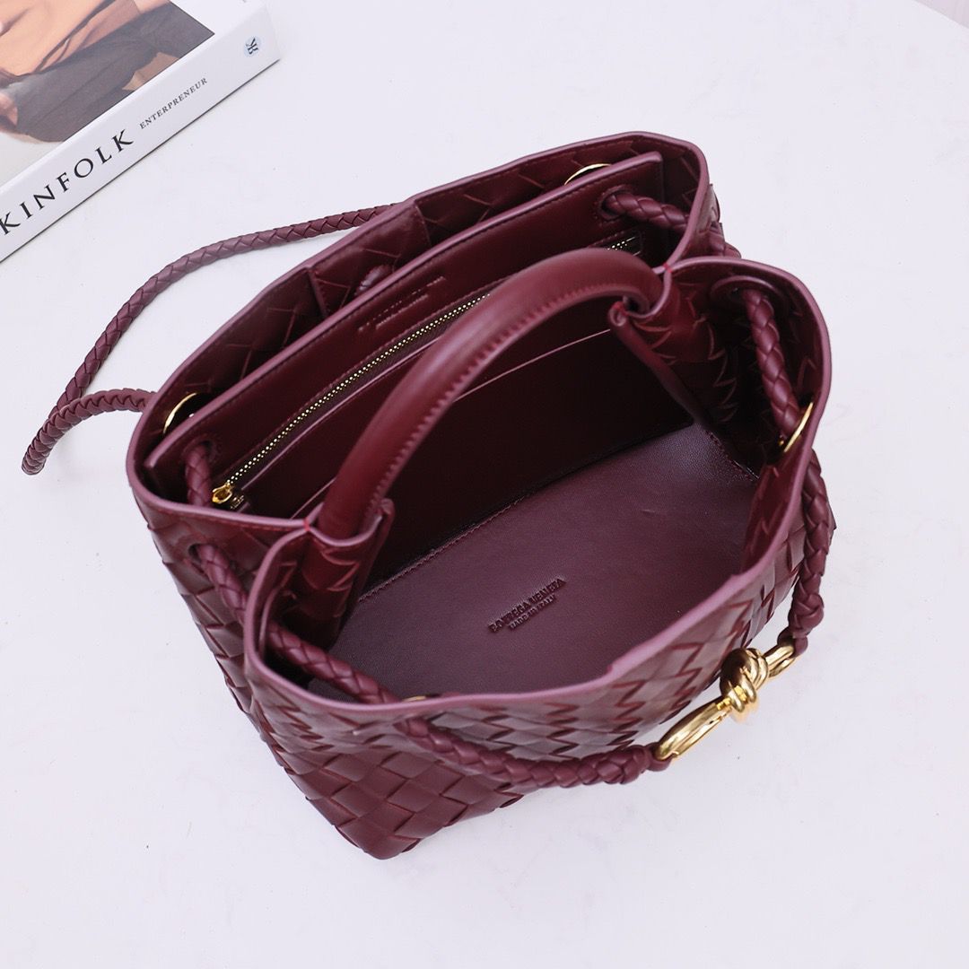 Bolsa Satchel Couro Entrelançado Marrom Chocolate Pequena