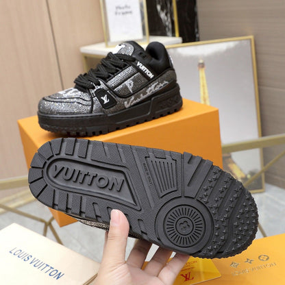 Tênis Plataforma Couro Branco Detalhe Cristais Preto