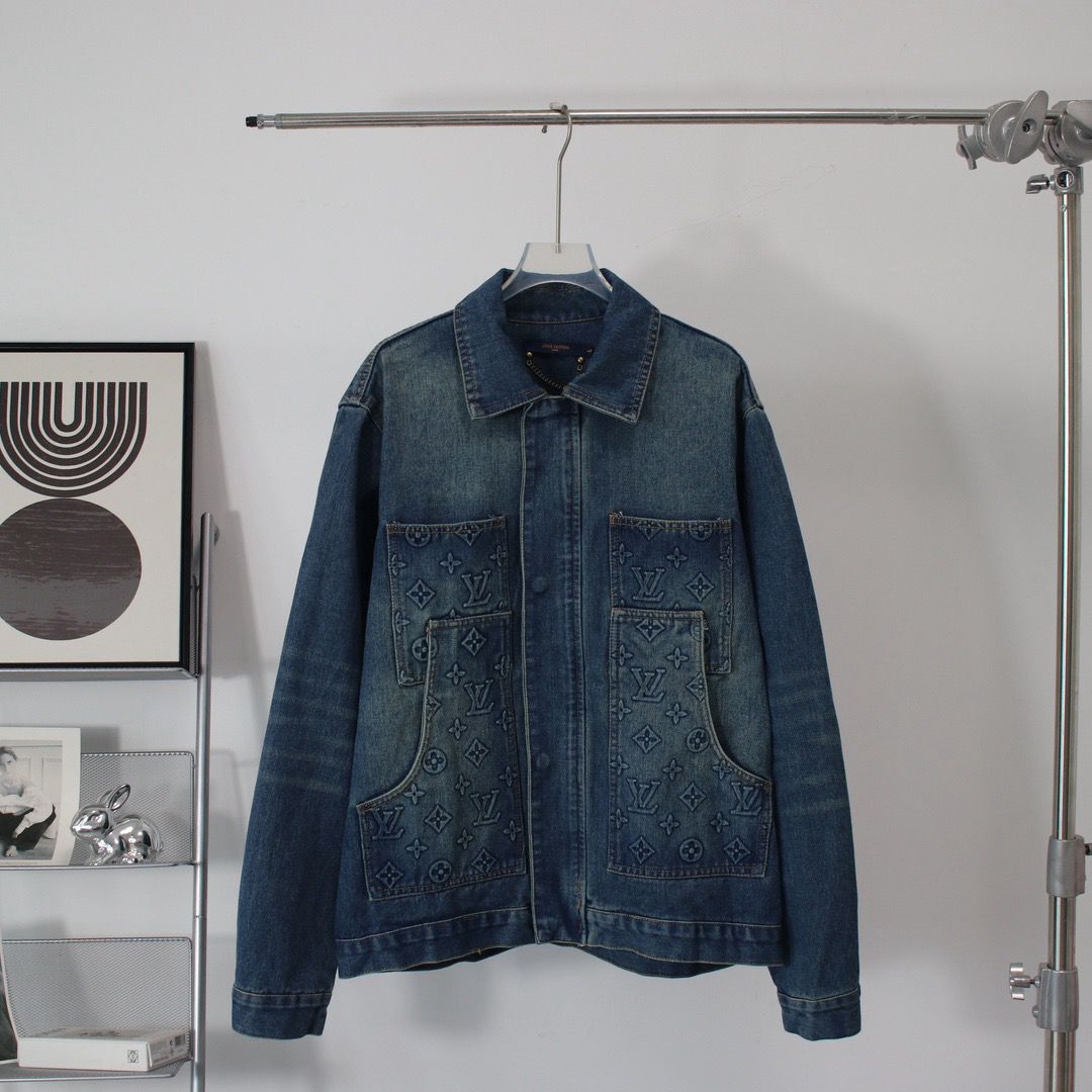 Jaqueta Jeans Azul Padrão Monograma Geométrico