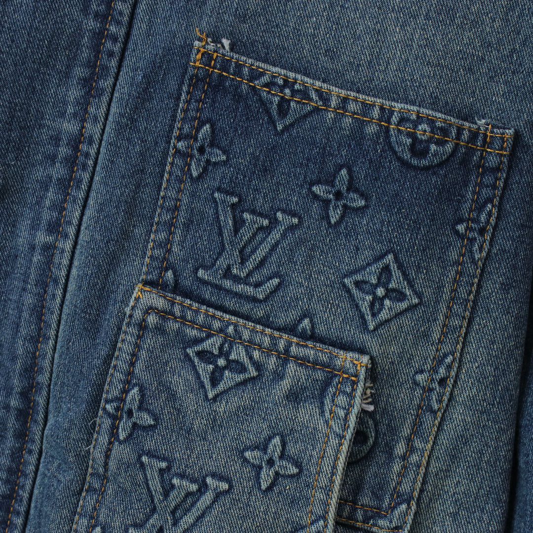 Jaqueta Jeans Azul Padrão Monograma Geométrico