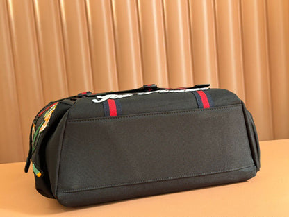 Mochila Couro Estampa Tigre Bordado