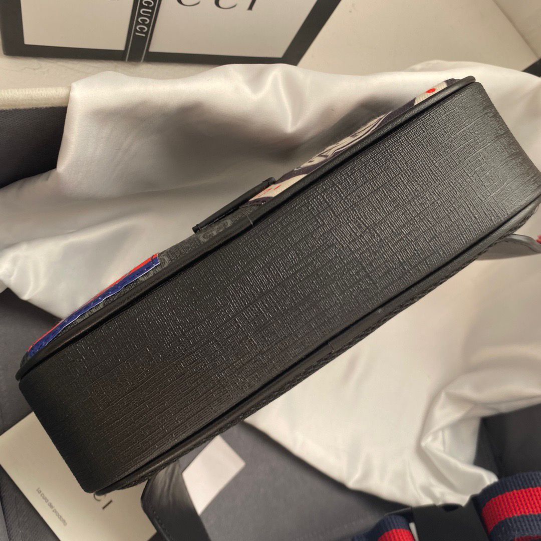 Bolsa Transversal Couro Padrão Entrelaçado Preto