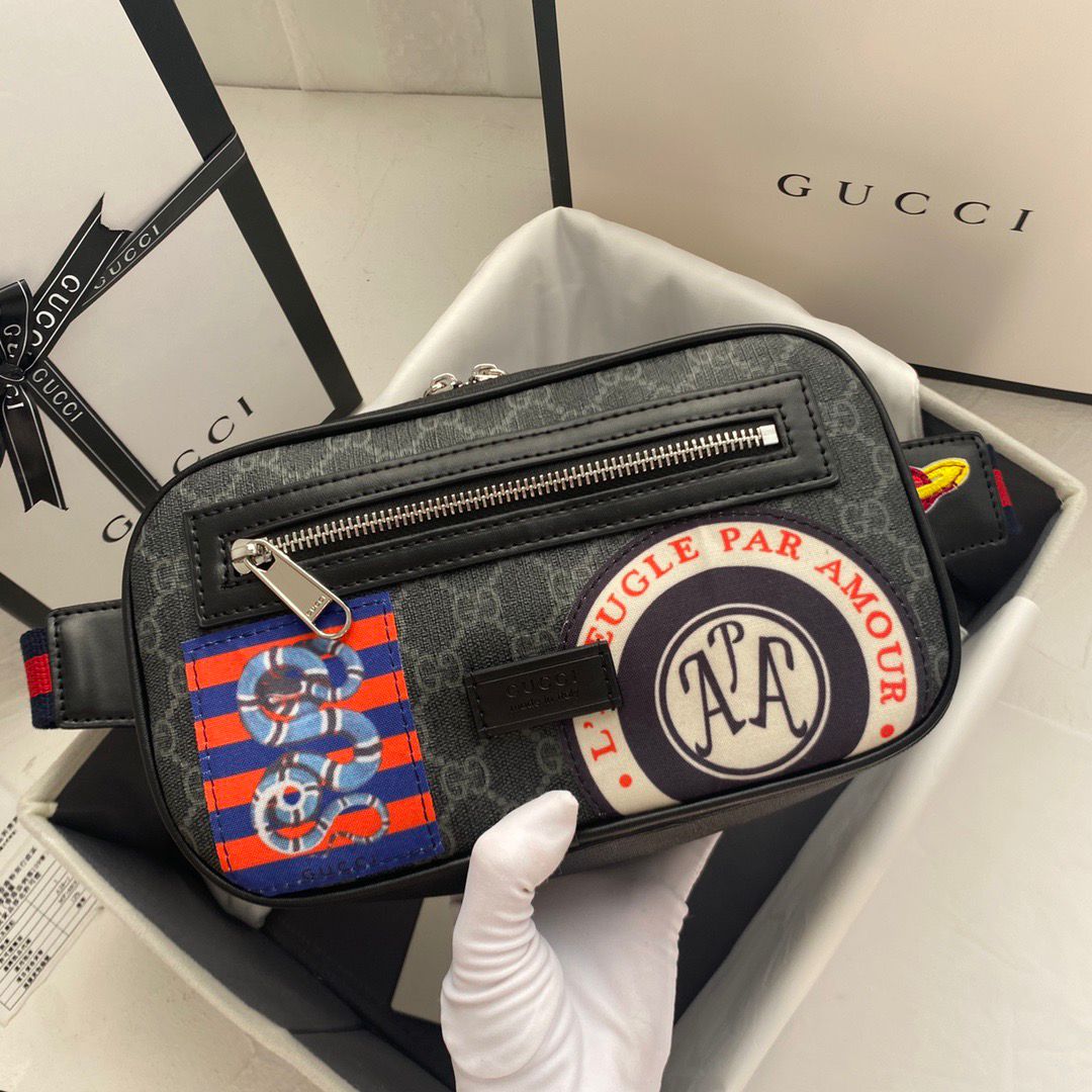 Bolsa Transversal Couro Padrão Entrelaçado Preto