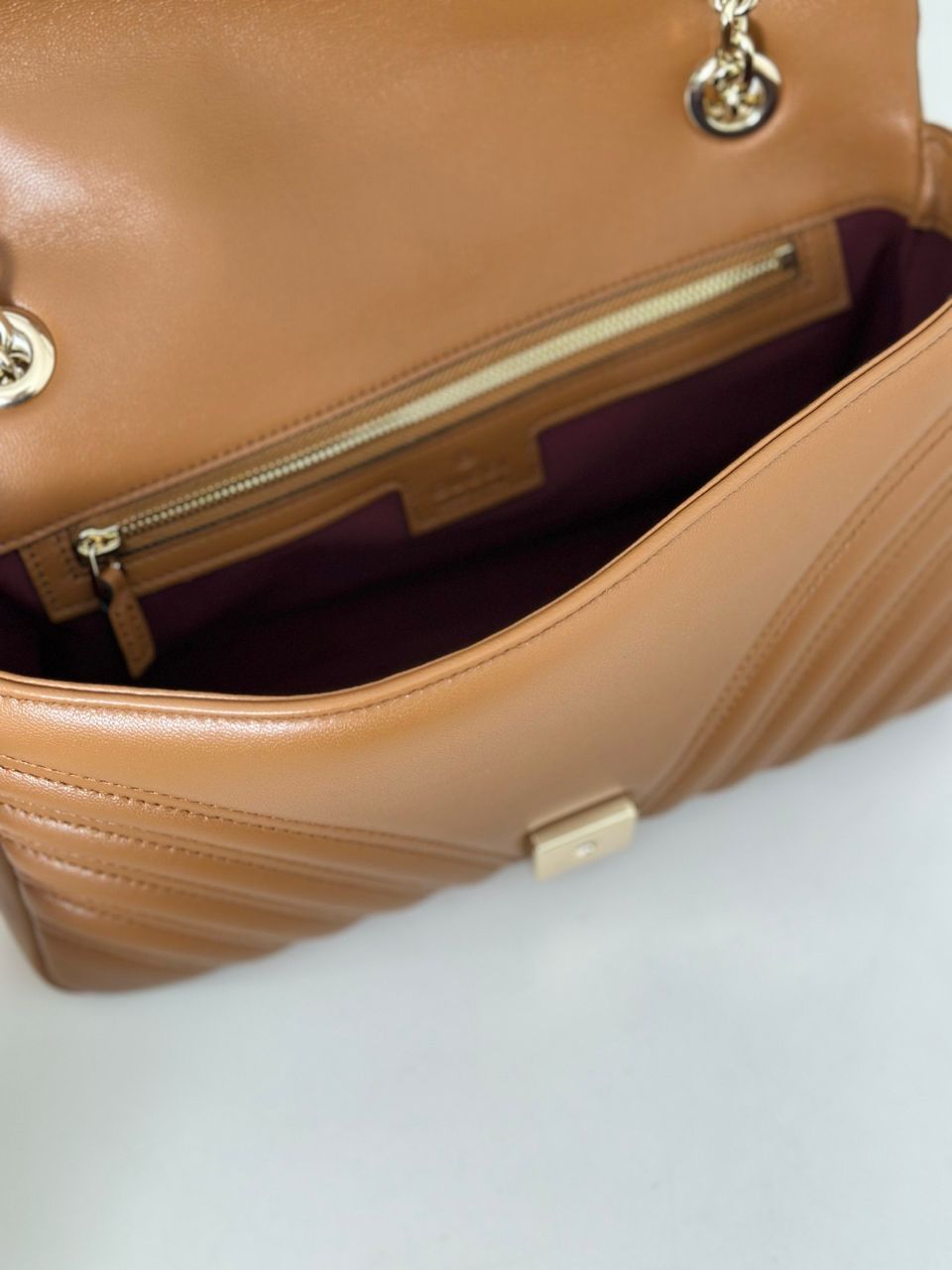 Bolsa Pequena Couro Matelassê Letras Entrelaçadas