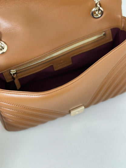 Bolsa Pequena Couro Matelassê Letras Entrelaçadas