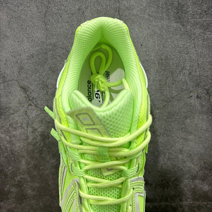 Tênis Runner Malha Verde Neon Detalhes Menta