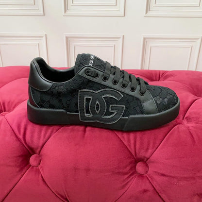 Tênis Couro Preto Casual Detalhes Brancos