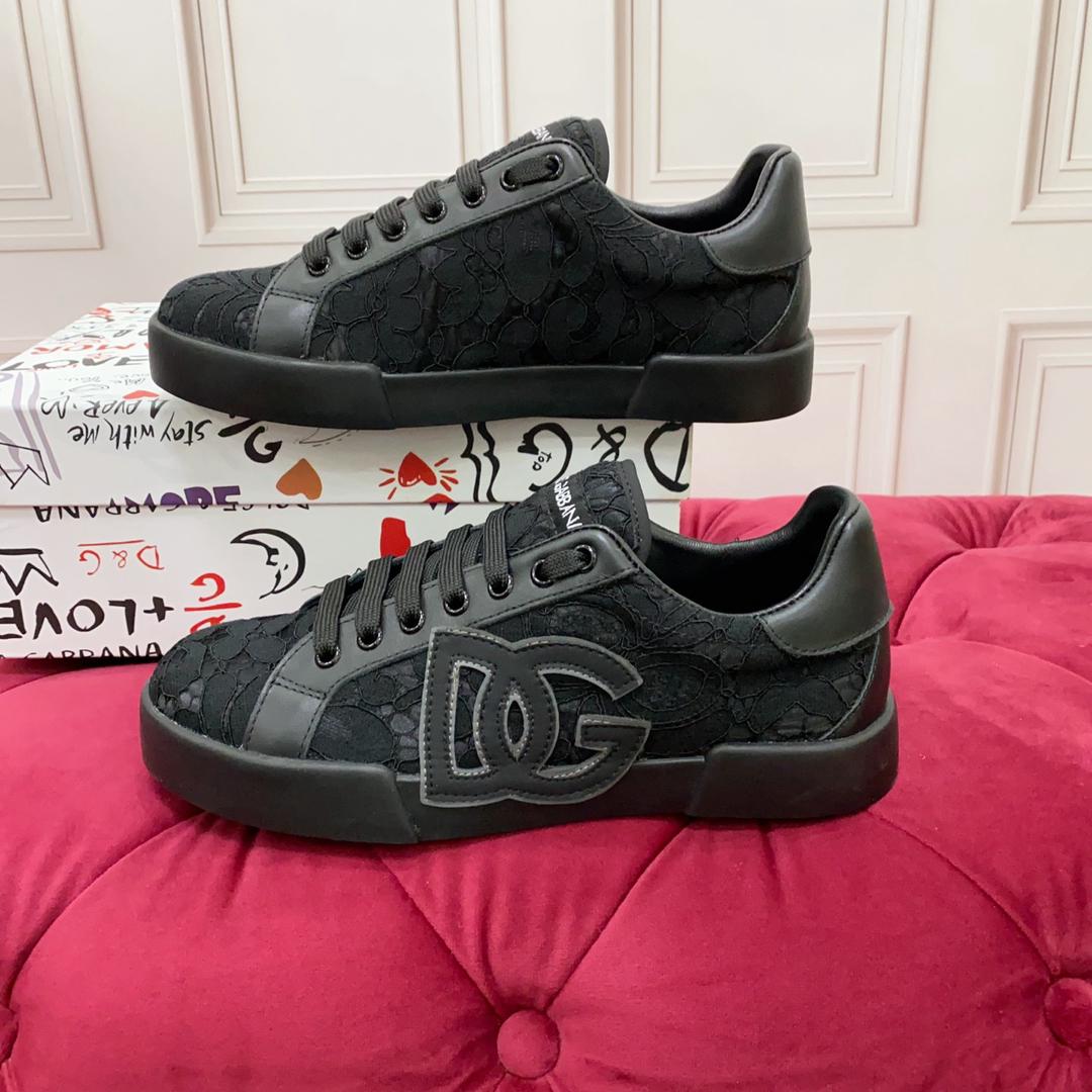 Tênis Couro Preto Casual Detalhes Brancos