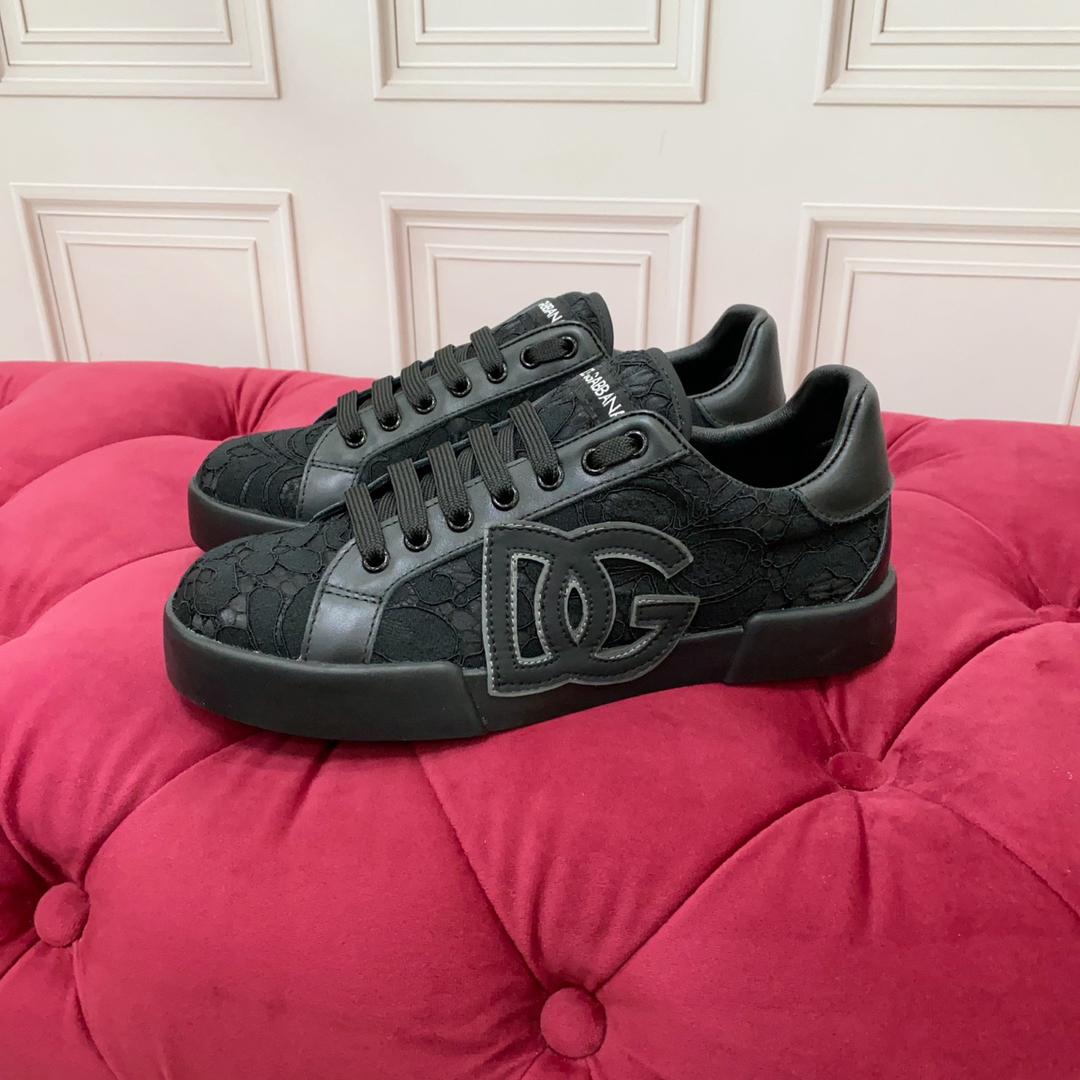 Tênis Couro Preto Casual Detalhes Brancos