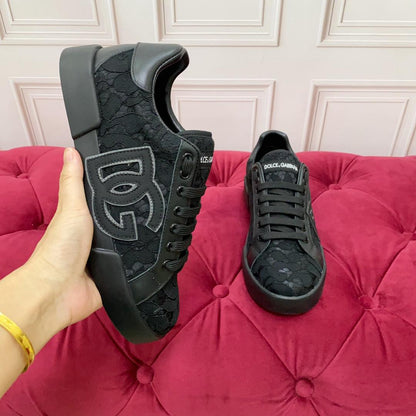 Tênis Couro Preto Casual Detalhes Brancos
