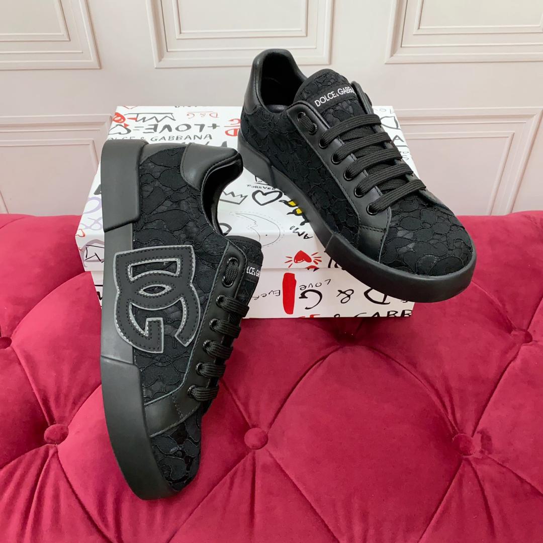 Tênis Couro Preto Casual Detalhes Brancos